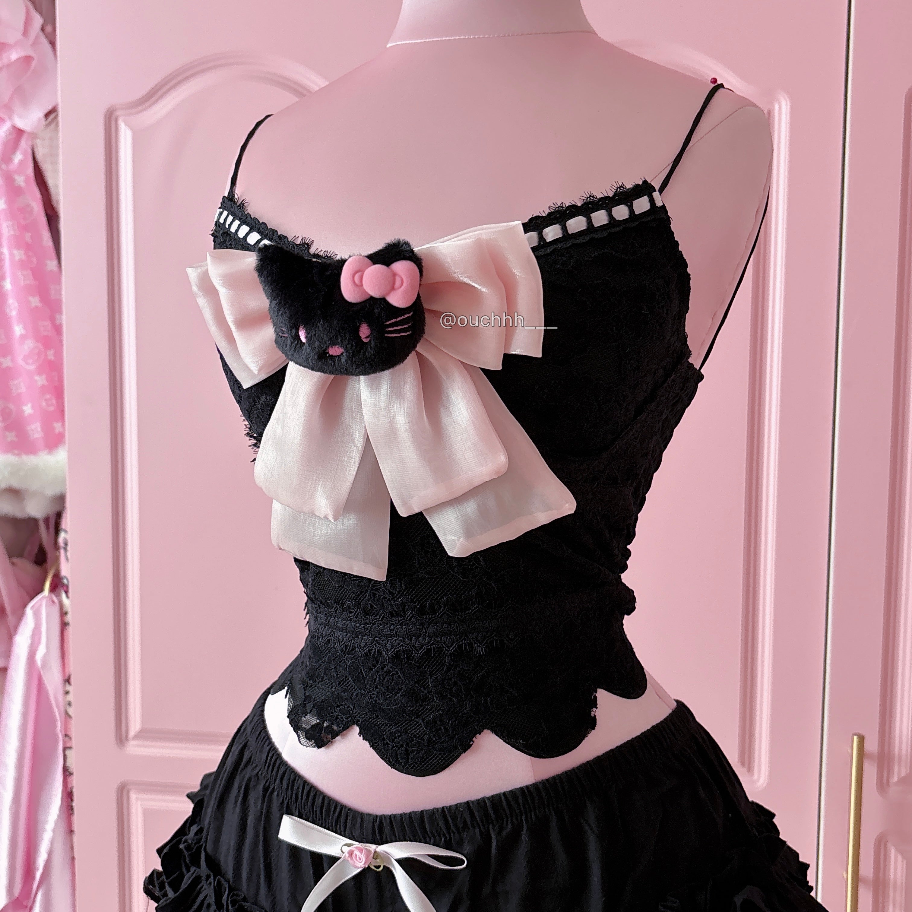 Dreamland Kitty Bow Lace Cami Top (Black)