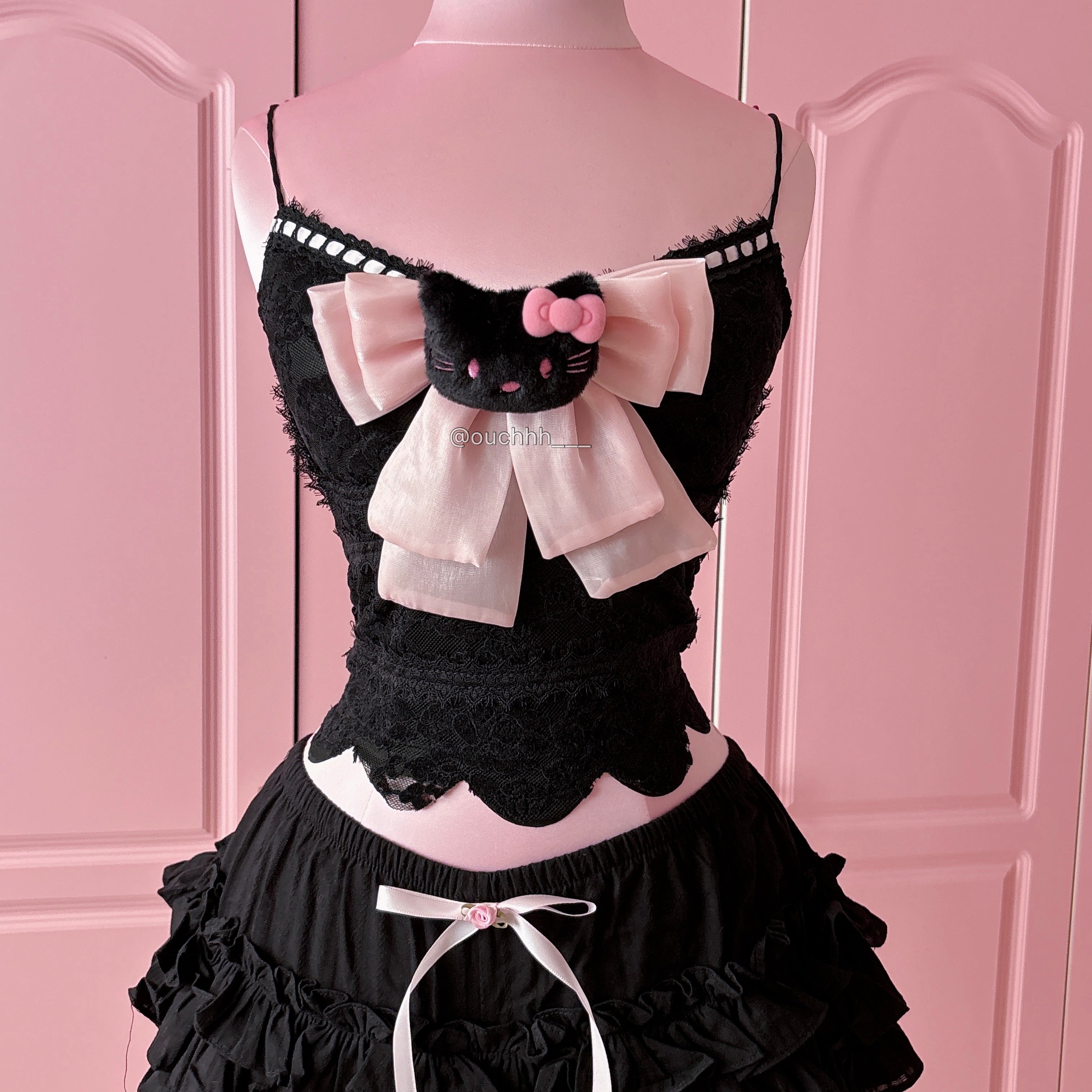 Dreamland Kitty Bow Lace Cami Top (Black)