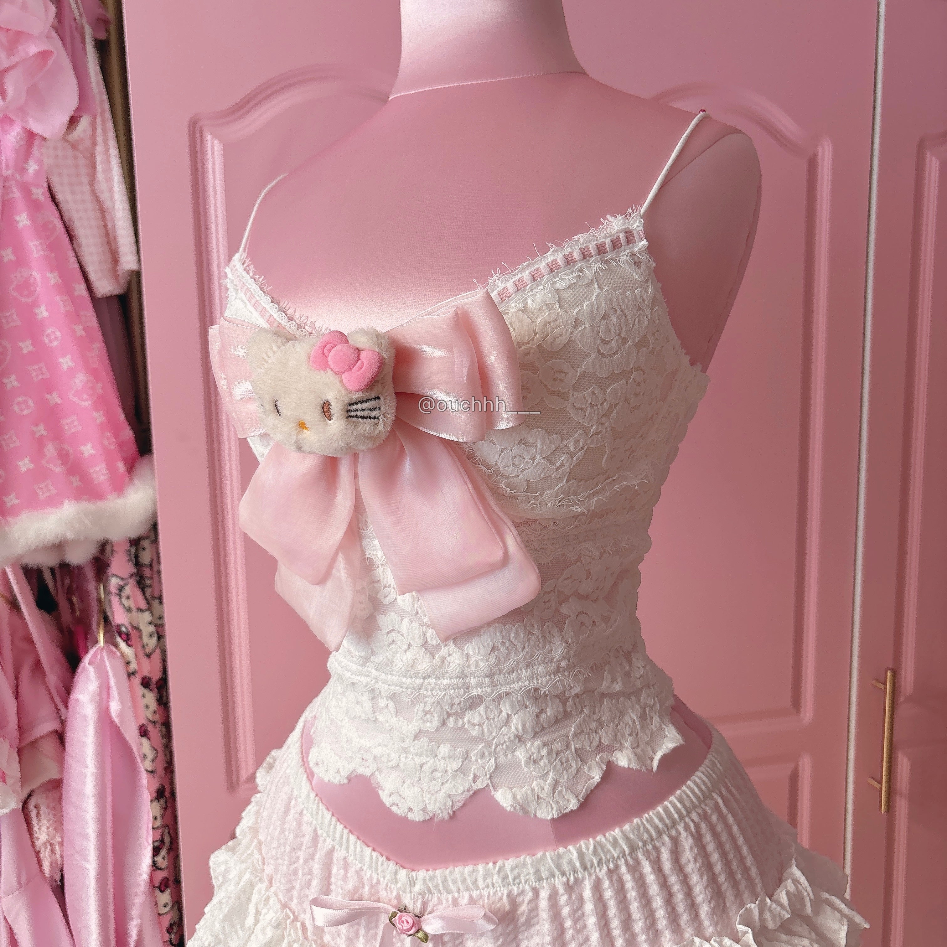 Dreamland Kitty Bow Lace Cami Top (White)