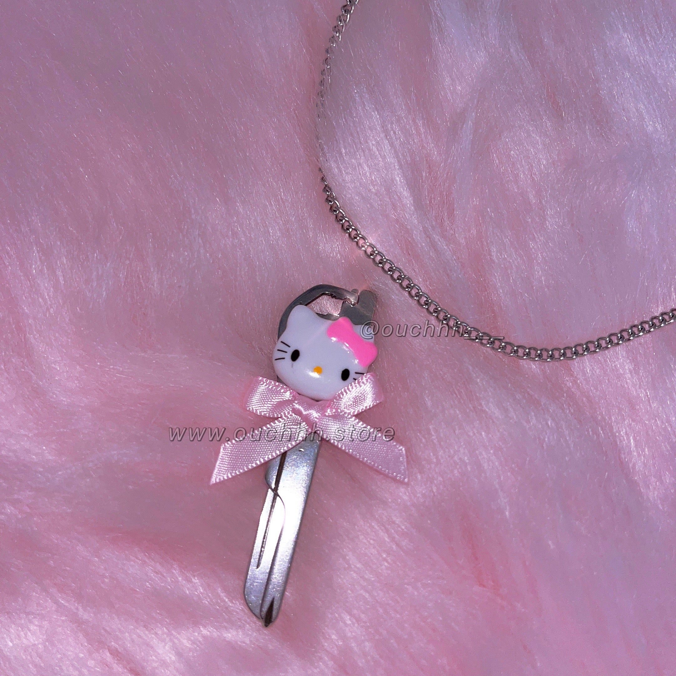 Ribbon Kitty Utili key Necklace