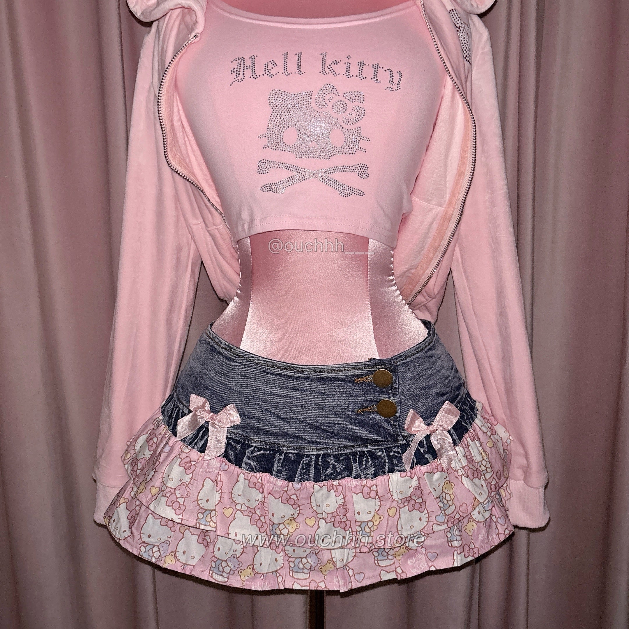 Hello Kitty Trim Mid Rise Mini Skirt (Red)